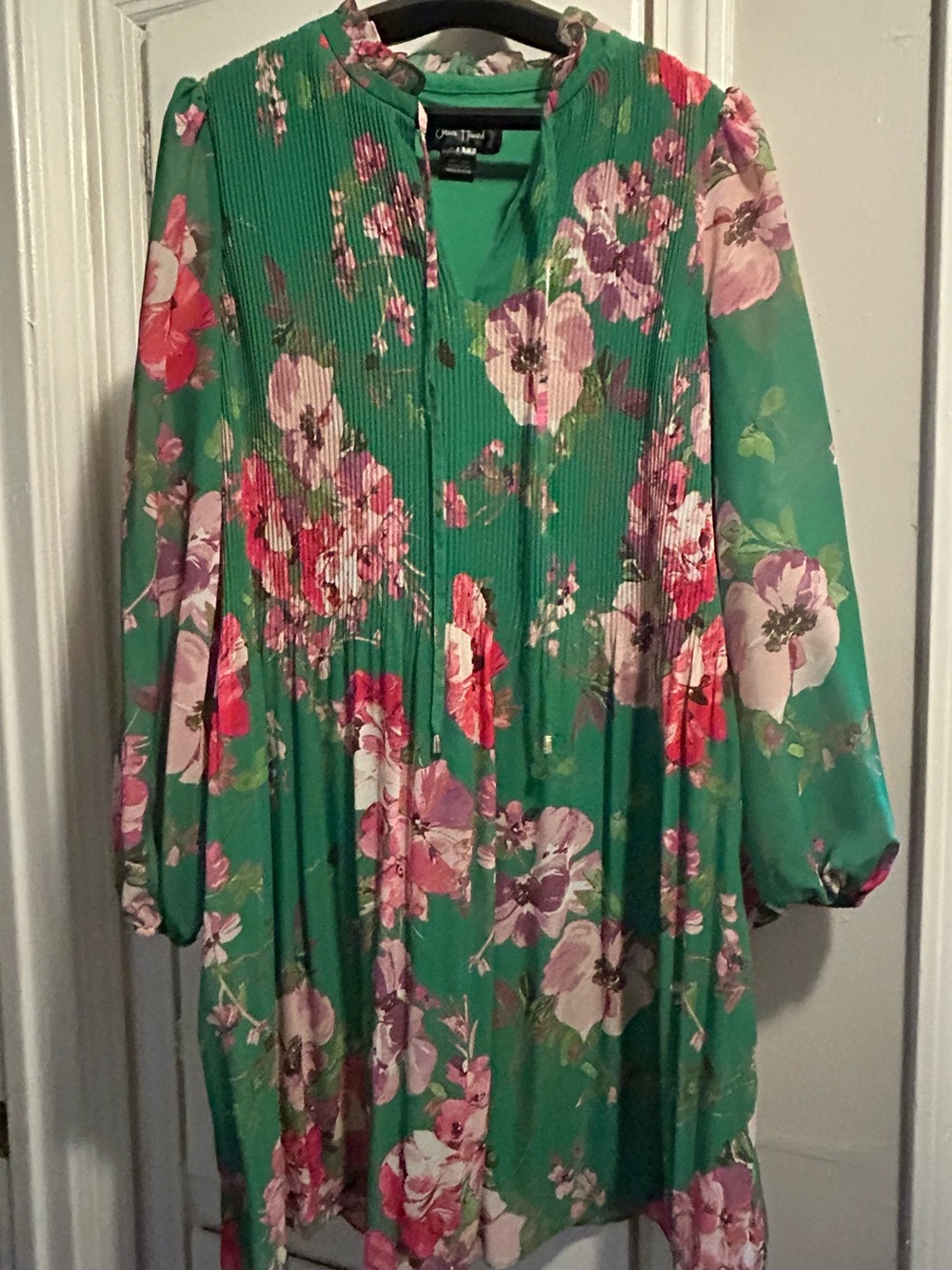 Jessica Howard Emerald Green Dress with Gold Accents